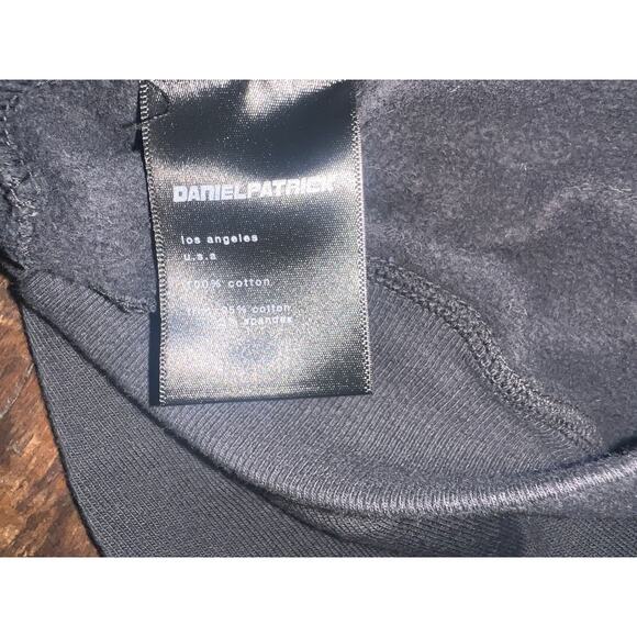 DANIEL PATRICK BLACK MENS SWEATER W/TAGS - Picture 5 of 8